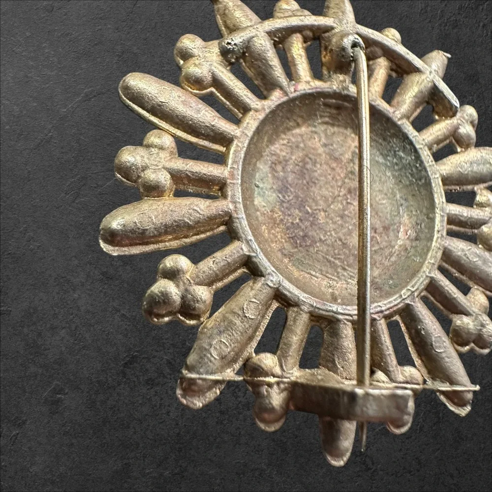 Vintage Gold Tone Sunburst Cameo Classical‎ Profile Brooch Pin